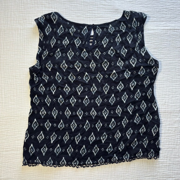 Skies Are Blue Black and White Geometric Blouse - Picture 2 of 3